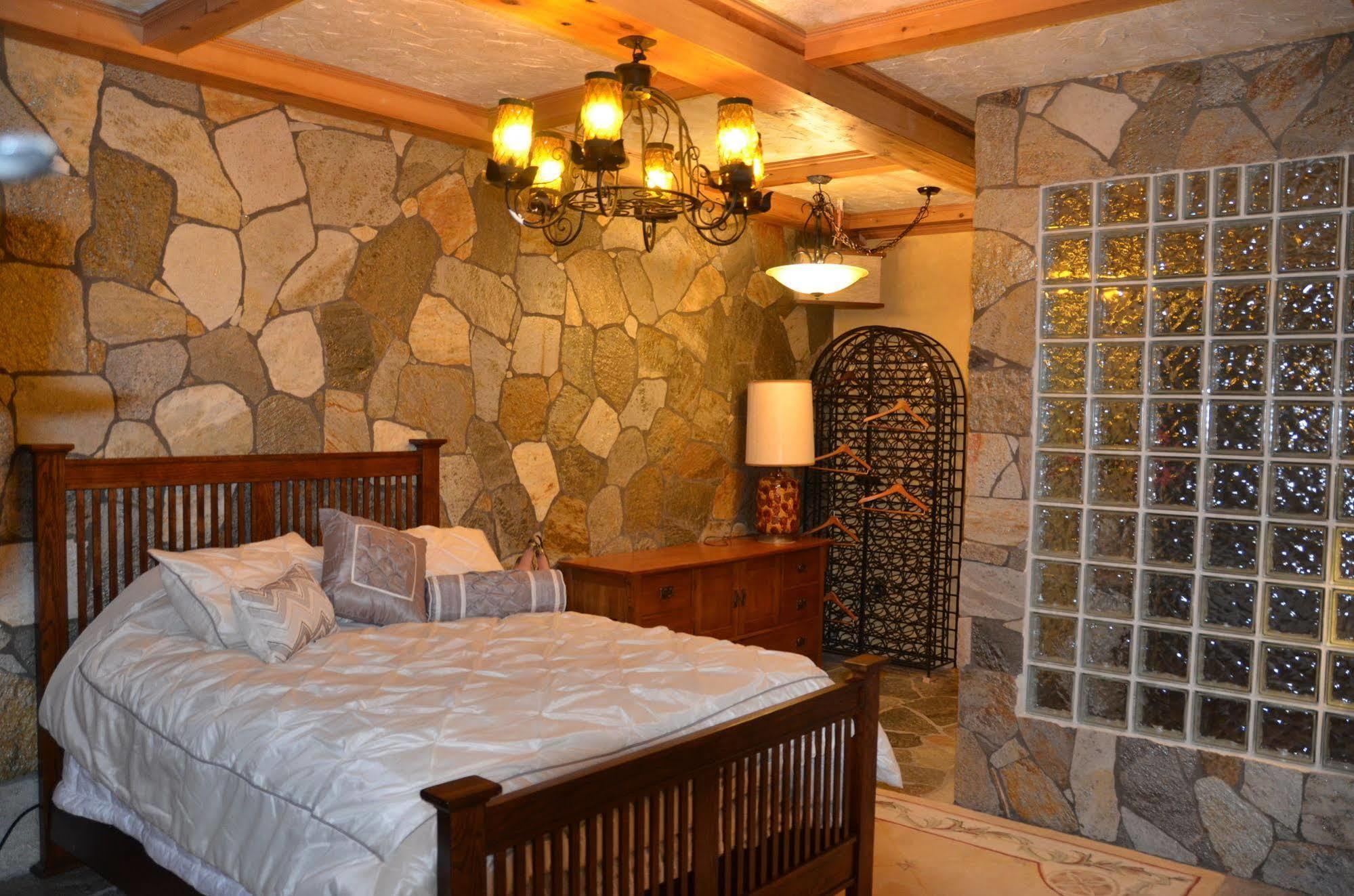 Where Eagles Fly Bed & Breakfast Elk Point Экстерьер фото